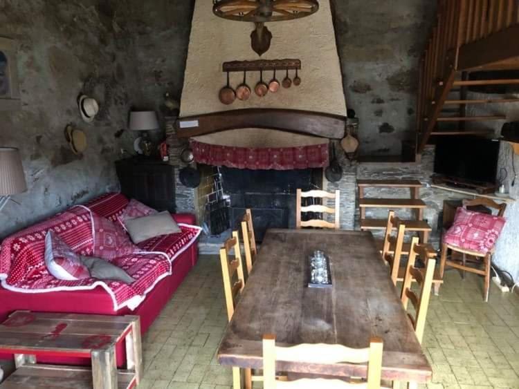 فيلا Grange Ancienne Amenagee Rabat-les-Trois-Seigneurs المظهر الخارجي الصورة